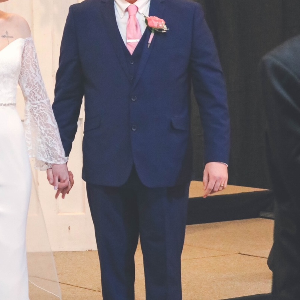 Kenneth Cole Reaction 3 piece suit